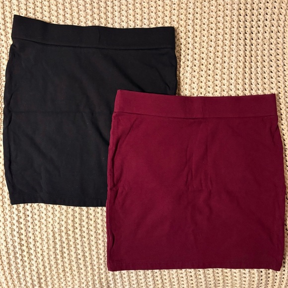 ❣️$5 Deal❣️ F21 Bundle of 2 Mini Skirts - Picture 4 of 9
